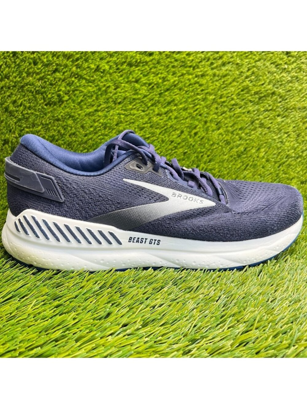 Brooks Beast GTS 24 Mens Size 11.5 Blue White Athletic Running Shoes Sneakers